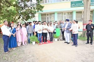 Prof Baweja flagging off awareness rally